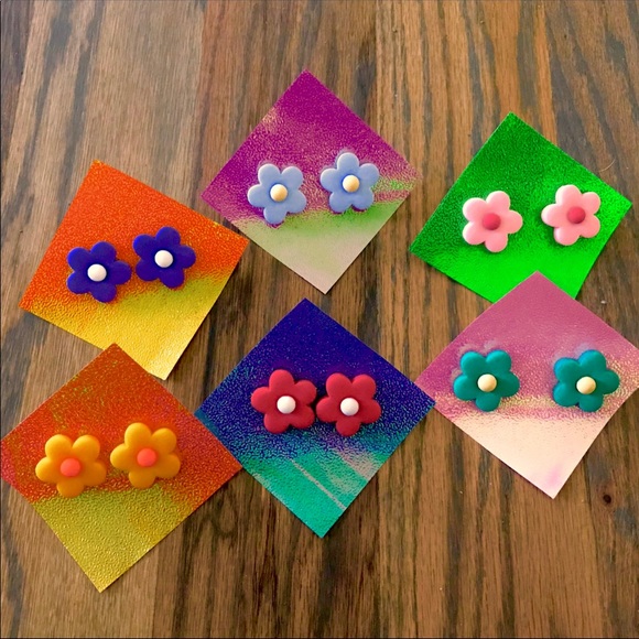 Earrings Flower Power Cheery Button - Picture 7 of 7